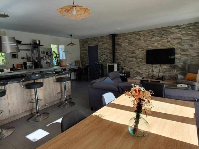 Vente  Maison de 93 m² au Cannet des Maures 330 000 euros Réf: SFN-1425580