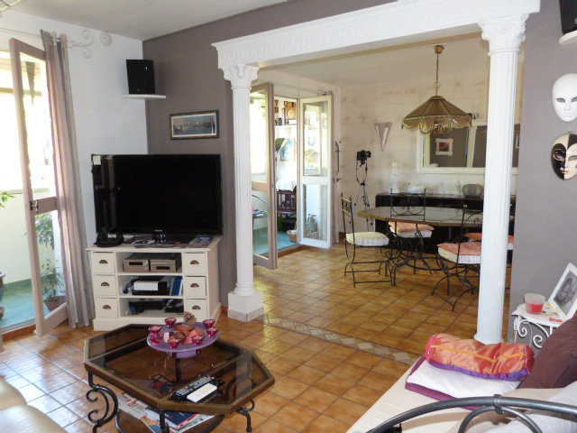 Vente  Appartement T4  de 74 m² à La Seyne Saint Jean 139 000 euros Réf: SFN-124