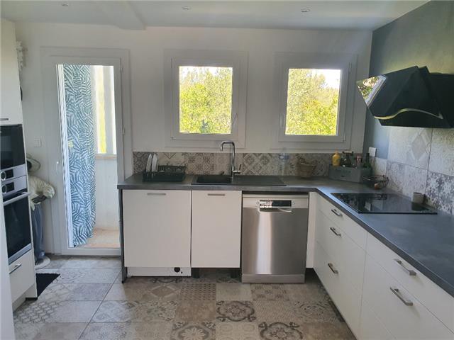 Vente  Appartement F3  de 60 m² à La Seyne 240 000 euros Réf: SFN-045009E1YMD6