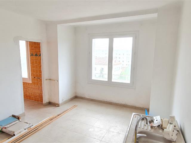 Vente  Appartement T3  de 65 m² à Toulon 155 000 euros Réf: SFN-045944E21QKF