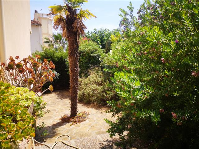 Vente  Appartement F3  de 64 m² à Sanary 395 000 euros Réf: SFN-045921E24HDX