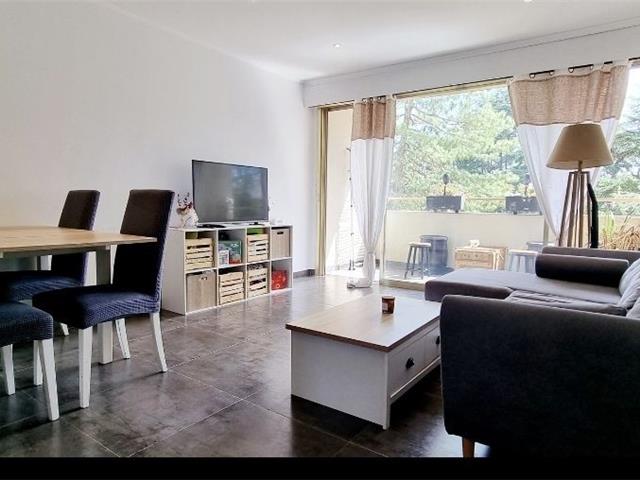 Vente  Appartement T3  de 67 m² à Fréjus 210 000 euros Réf: SFN-1371188