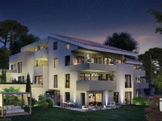 Vente  Appartement T4  de 95 m² à Saint Raphaël 570 000 euros Réf: SFN-1453814-4