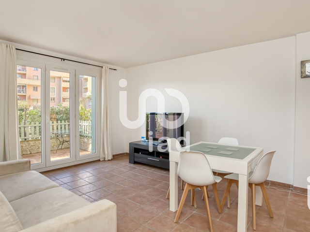 Vente  Appartement T3  de 66 m² à Saint Tropez 525 000 euros Réf: SFN-1429638