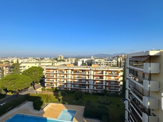 Vente  Appartement T3  de 69 m² à Saint Raphaël 344 000 euros Réf: SFN-1471138