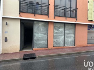 Vente  Local commercial de 112 m² à Fréjus 185 000 euros