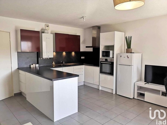 Vente  Appartement F3  de 67 m² à Cuers 248 000 euros Réf: SFN-1496851