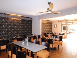 Vente  Local commercial de 320 m² à Les Salles sur Verdon 270 500 euros