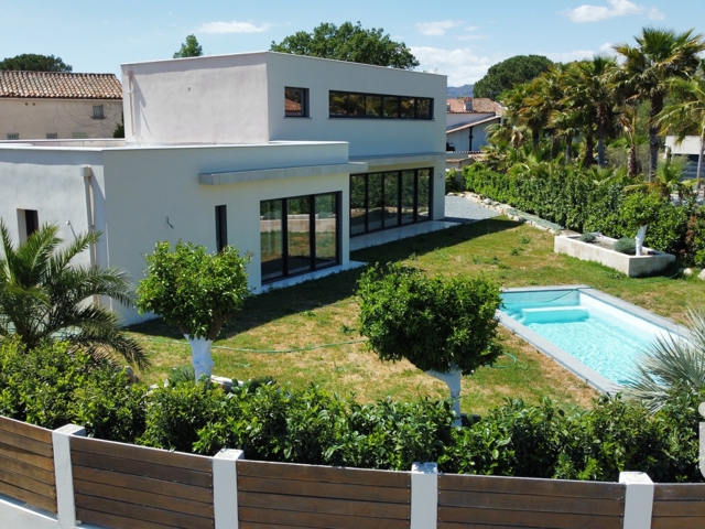 Vente  Maison de 204 m² à Grimaud 1 450 000 euros Réf: SFN-1493710