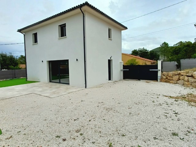 Vente  Maison de 100 m² à Vidauban 400 000 euros Réf: SFN-1416074