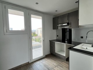 Vente  Appartement F3  de 53 m² à La Seyne 160 000 euros Réf: SFN-1518122