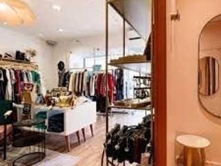Vente  Local commercial de 66 m² à Saint Raphaël 129 000 euros