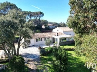 Vente  Maison de 210 m² à Roquebrune sur Argens 895 000 euros
