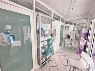 Vente  Local commercial de 26 m² à Sanary 50 000 euros