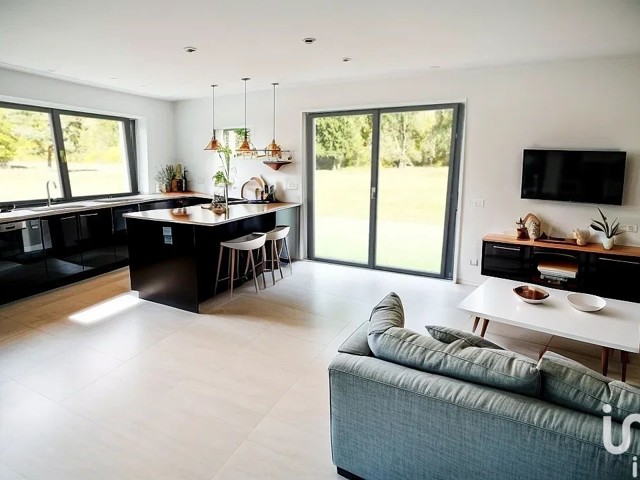 Vente  Maison de 83 m² à La Seyne 389 000 euros Réf: SFN-1243358-2