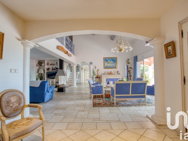 Vente  Maison de 319 m² à Fréjus 1 280 000 euros Réf: SFN-1654114