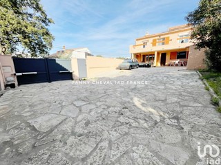 Vente  Maison de 190 m² à Six-Fours 269 000 euros