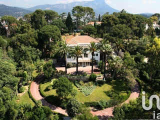 Vente  Maison de 495 m² à Toulon 2 808 000 euros