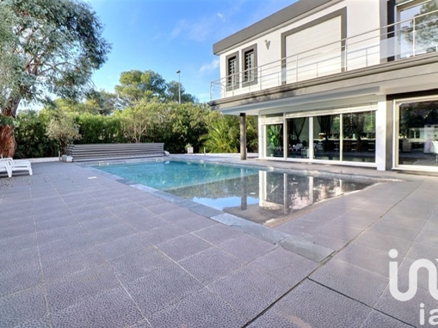 Vente  Maison de 279 m² à Saint Raphaël 1 199 000 euros Réf: SFN-1680676