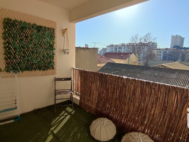 Vente  Appartement T2  de 52 m² à Toulon 139 000 euros Réf: SFN-1687904