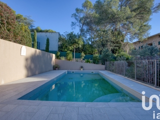 Vente  Appartement F2  de 49 m² à Saint Raphaël 346 000 euros