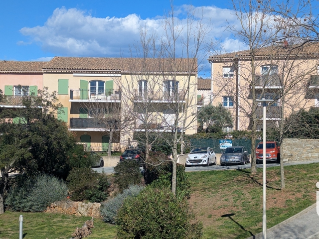 Vente  Appartement T3  de 60 m² à Roquebrune sur Argens 255 000 euros Réf: SFN-1701061