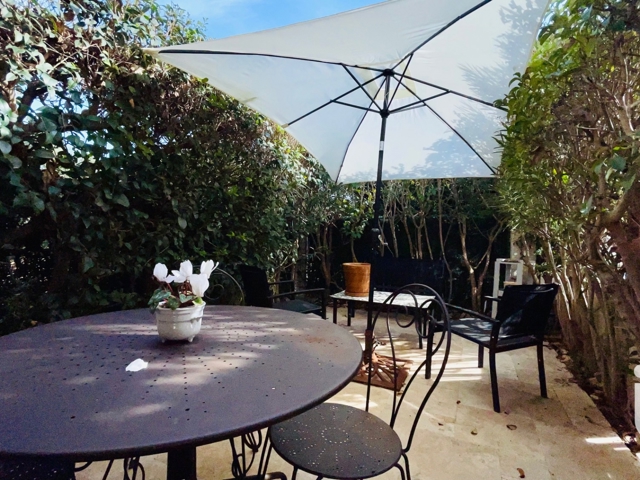 Vente  Appartement T2  de 25 m² à La Londe les Maures 159 000 euros Réf: SFN-1705948