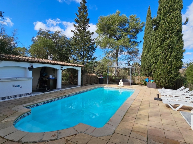 Vente  Maison de 121 m² à Rocbaron 469 100 euros Réf: SFN-1707447