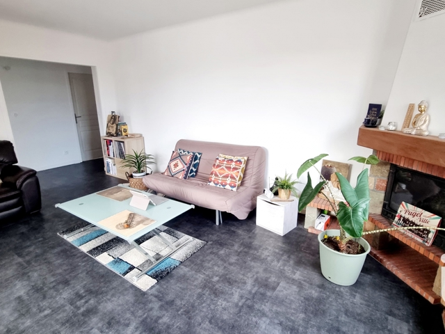 Vente  Appartement F3  de 76 m² à Puget Ville 219 000 euros Réf: SFN-1711724