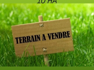 Vente  Terrain de 94600 m² au Castellet 5 250 000 euros