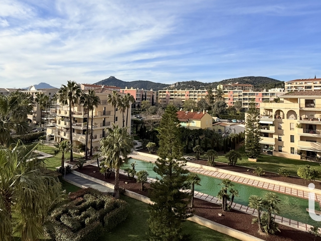 Vente  Appartement F5  de 138 m² à Hyères 1 200 000 euros Réf: SFN-1720121