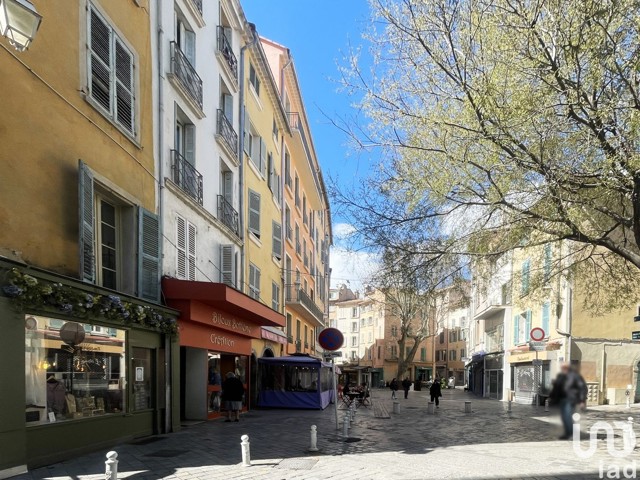 Vente  Local commercial de 47 m² à Toulon 99 000 euros Réf: SFN-1722897