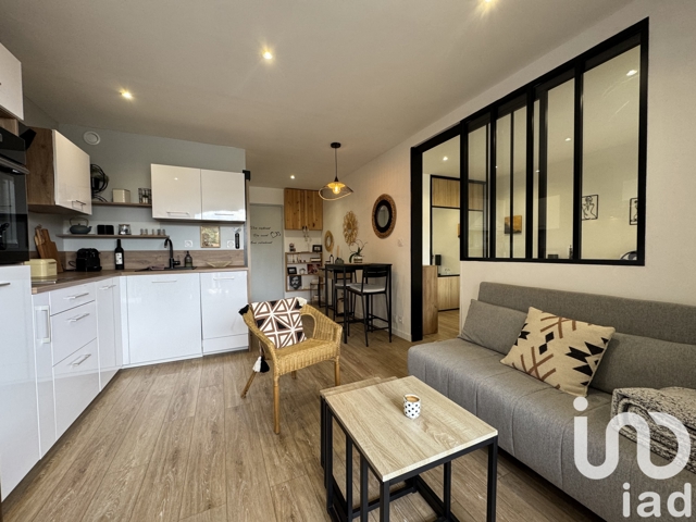 Vente  Appartement F2  de 29 m² à Saint Cyr Sur Mer 230 000 euros Réf: SFN-1732194
