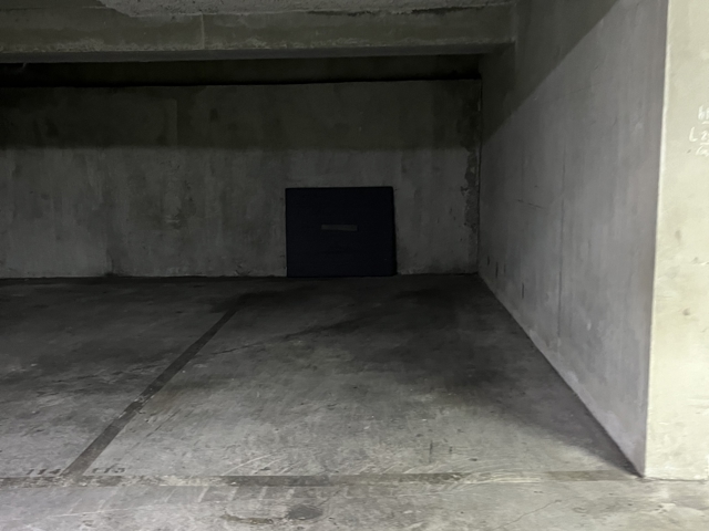 Vente  Garage de 14 m² à La Seyne 18 000 euros Réf: SFN-1735706