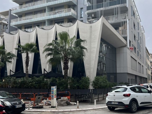Vente  Local commercial de 20 m² à Toulon 99 000 euros Réf: SFN-1731730