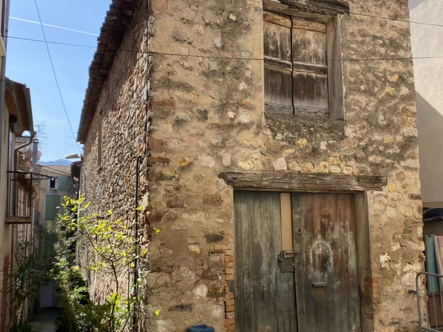 Vente  Maison de 100 m² à Gonfaron 68 000 euros Réf: SFN-1740368