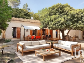 Vente  Maison de 180 m² à La Roquebrussanne 499 000 euros