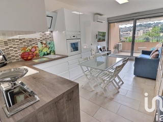 Vente  Studio de 28 m² à Cavalaire sur Mer 214 000 euros