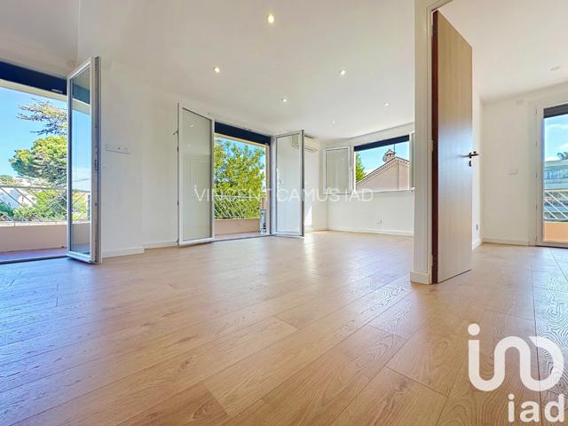 Vente  Appartement F3  de 60 m² à Six-Fours 398 000 euros Réf: SFN-1763520