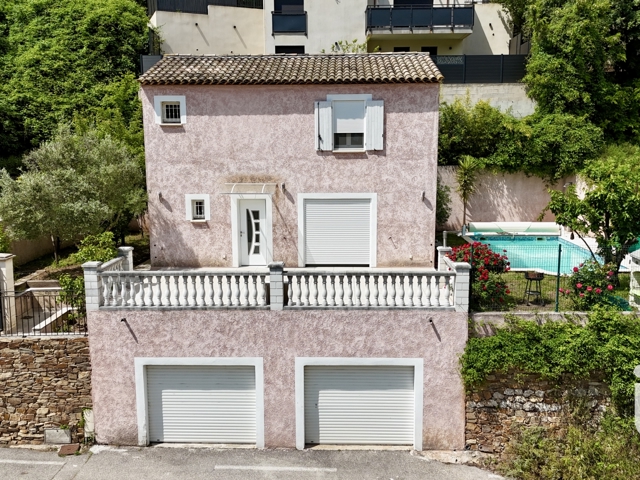Vente  Maison de 117 m² à Solliès Toucas 449 000 euros Réf: SFN-1749822