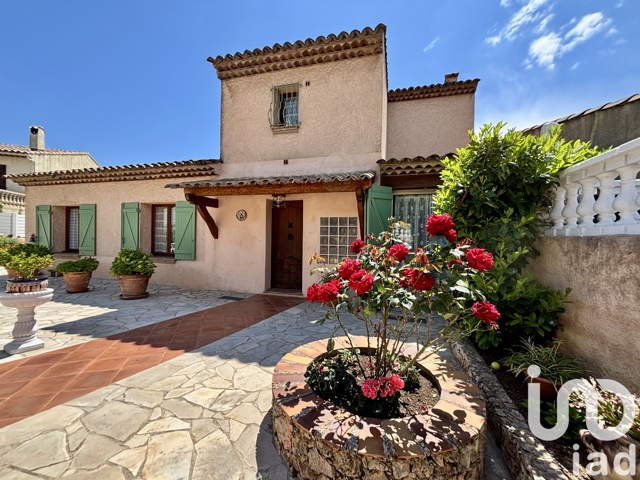 Vente  Maison de 203 m² à Saint Raphaël 772 000 euros Réf: SFN-1764382