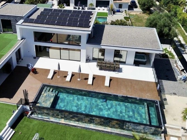 Vente  Maison de 195 m² à Bandol 2 480 000 euros Réf: SFN-1764059