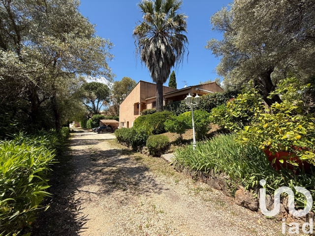Vente  Maison de 219 m² à Solliès Pont 829 000 euros Réf: SFN-1765557