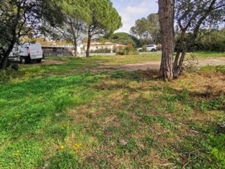 Vente  Terrain de 1074 m² à Fréjus 235 000 euros