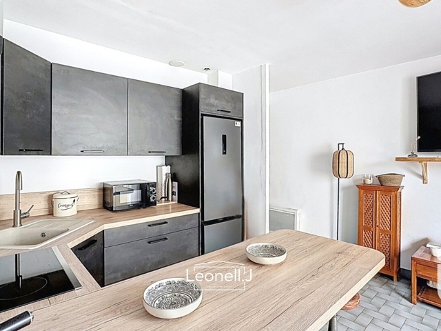 Vente  Appartement F2  de 30 m² à Sanary 245 000 euros Réf: SFN-1778491