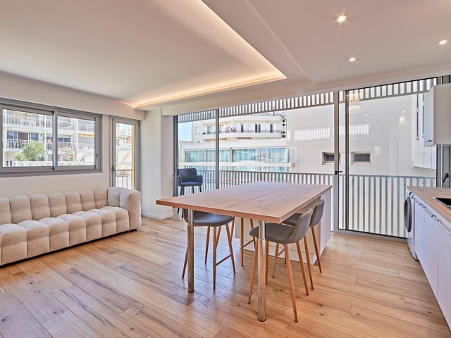 Vente  Appartement T3  de 53 m² à Sainte Maxime 335 000 euros Réf: SFN-1779153
