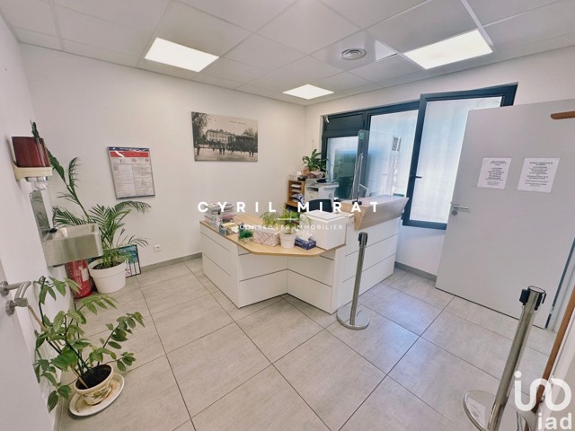 Vente  Local commercial de 55 m² à Toulon 159 000 euros Réf: SFN-1778706
