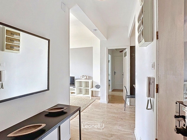 Vente  Appartement T3  de 62 m² à Toulon 169 000 euros Réf: SFN-1783079