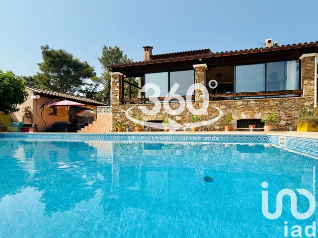 Vente  Maison de 137 m² à Solliès Pont 650 000 euros Réf: SFN-1785239