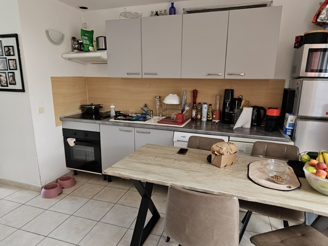 Vente  Appartement T2  de 43 m² à Rougiers 195 000 euros Réf: SFN-1787440